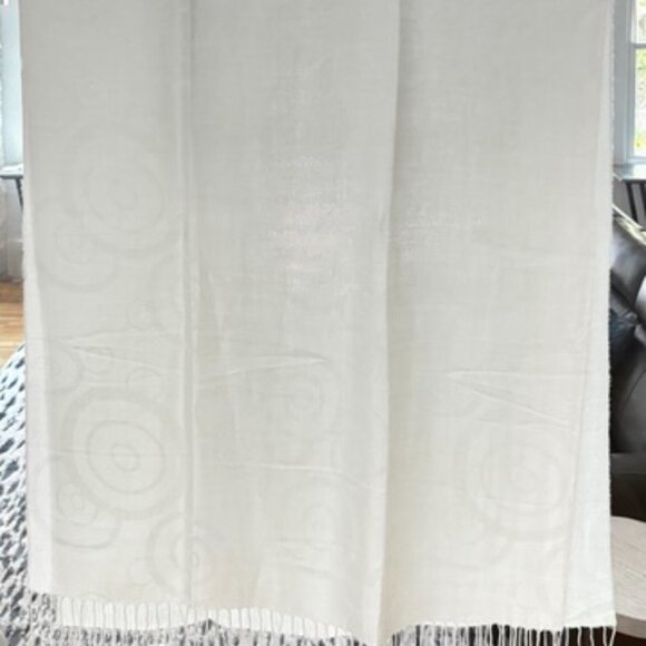 Ivory Pashmina Wrap/ Shawl/ Scarf  72"x 28" - Picture 6 of 6